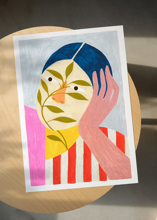 Femme feuilles